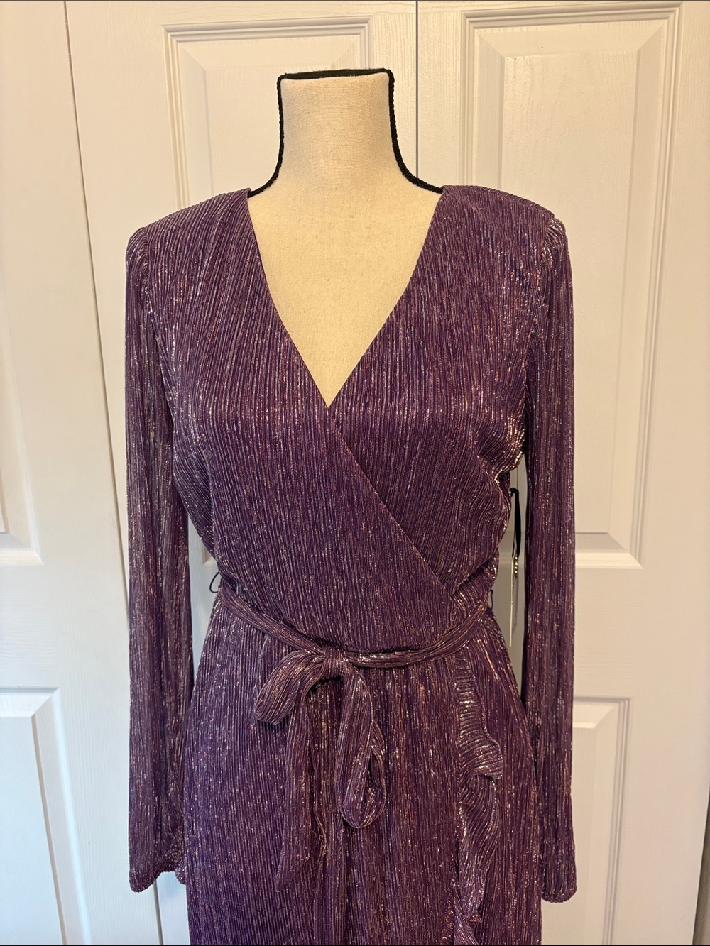 NWT Kensie Metallic Purple Long Sleeve Faux Wrap Midi Dress Size 10. - Picture 2 of 13